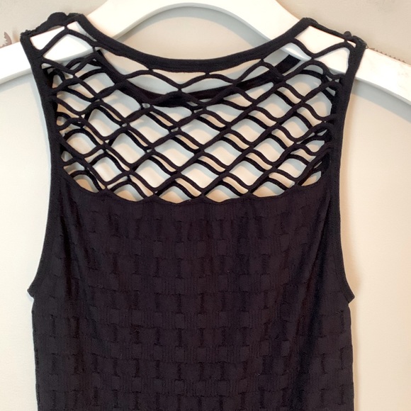 Black camisole spandex type top - Picture 8 of 9